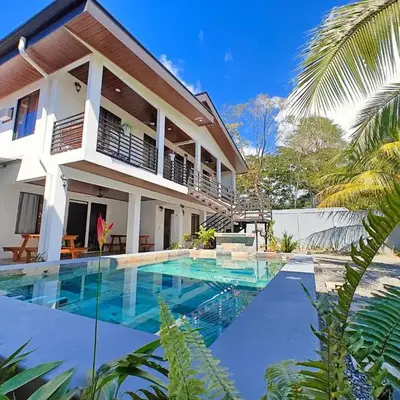 AJ Suites - Modern Beach Apartments with Pool and Full Kitchen