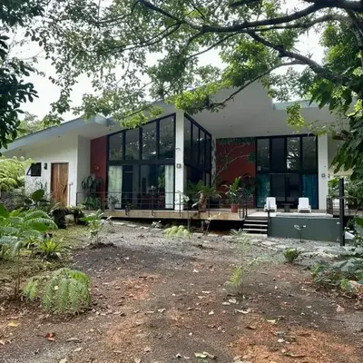 Casa de Bosque con Piscina