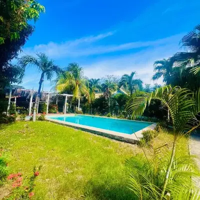 Apartamento con jardín privado