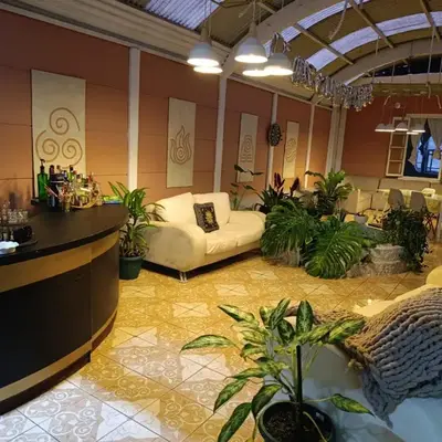 Vintage and Colonial House - 7min from Airport