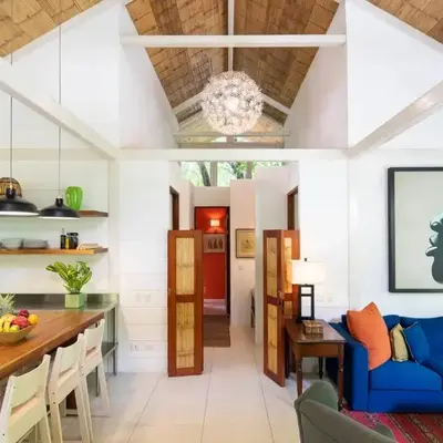Art Bungalow Walking distance to the beach