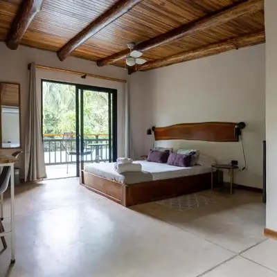 Believe Surf & Yoga Lodge Santa Teresa