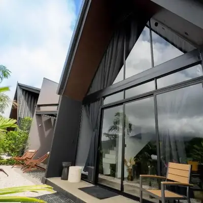Cozy Volcano View Stay Brand New & Hot Tub