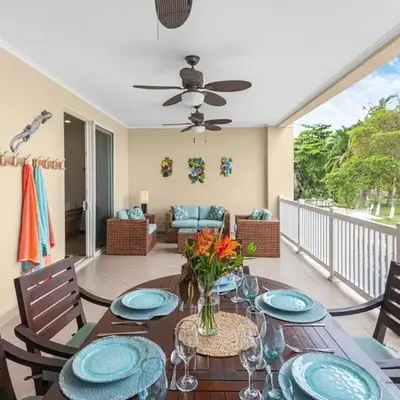 Beachfront view large Condo with Pools PVT luxury patio in great location