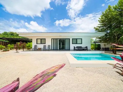 Gallery image of CasaBlanca with Pool, 5 min from the Ocean in Cuajiniquil