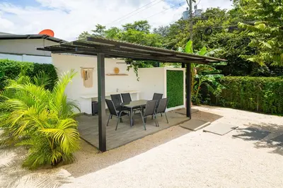 Gallery image of CasaBlanca with Pool, 5 min from the Ocean in Cuajiniquil