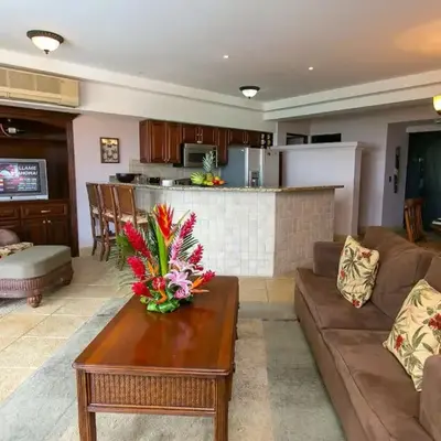 Shana Residences 310 Sea View Condo Walk to beach