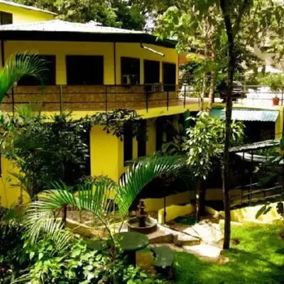 Jungle Creek all 4 villas up to 19 people