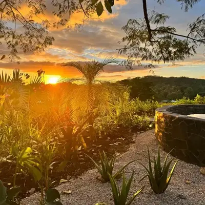 Refugio del Ocaso - neues Teak-Haus mit Garten