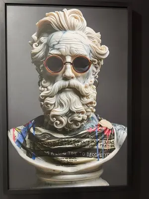 a statue of a man with a beard and sunglasses at Original Studio ESCALANTE in San José