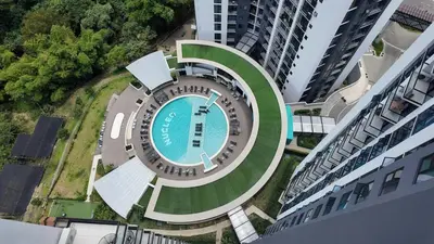 arial view of a swimming pool on a cruise ship at Apartment with air conditioning and 20 minutes from the airport in San José