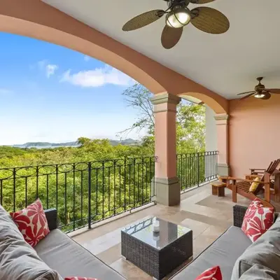 Treetop Ocean View Penthouse - Jobo 15