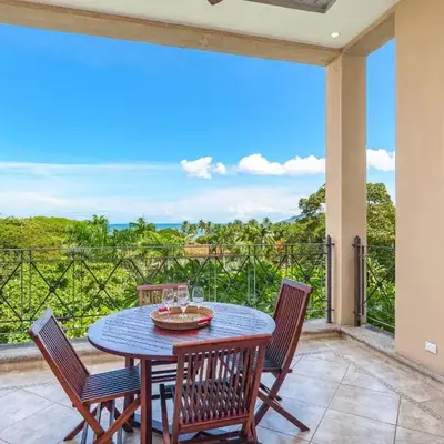 Beautiful Ocean View Condo Steps to the Beach
