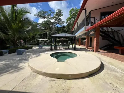 a small pool in the middle of a building at Casa Lapa Herradura con piscina grande privada in Herradura