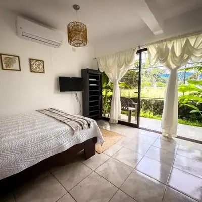 Ela Hotel Jaco