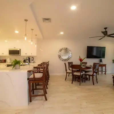 Del Mar 4M - 3 bdr 2 bath Condo