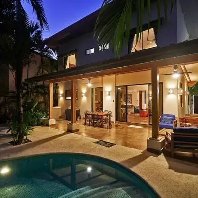 Villa Louise 4BR Modern Villa - Few Steps from the Beach