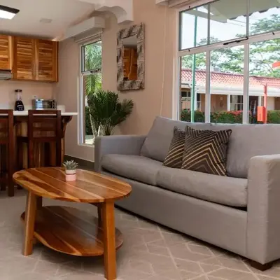 Jacó Cozy 1BR Pool AC Secure Near Beach
