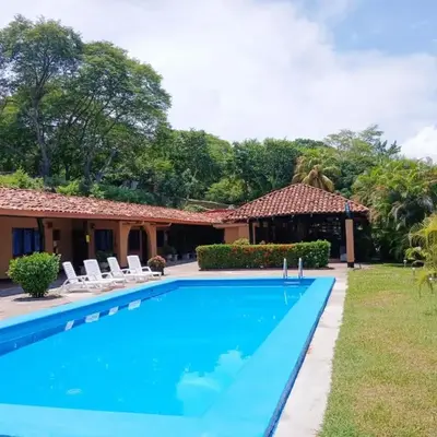 Naranjo Easy Lodge