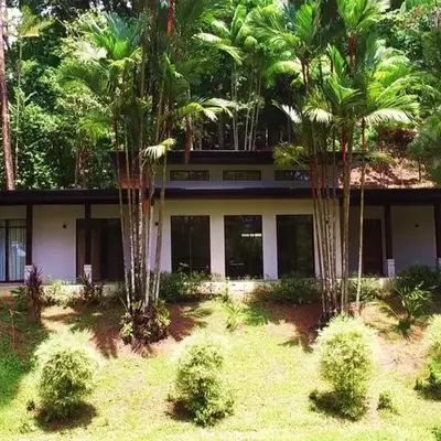 Majestic View House in Dominical