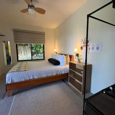 Hotel Honey Bee