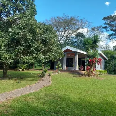 Quiet Miravalles Volcano Farm House with Pool