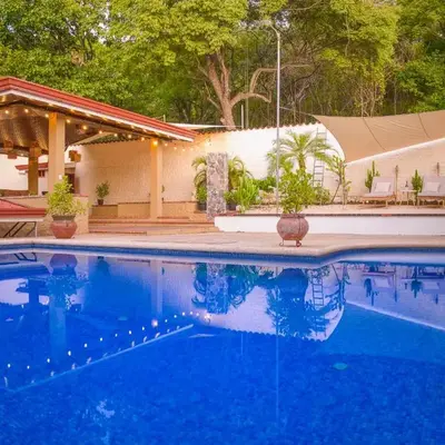 Walk to Beach - Hot Tub - Pool - Comfort & Space