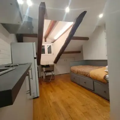 Cozy Central Apartment