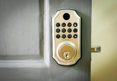 a close up of a door with a remote control at Hotel Boutique 4 Estancias in San Ramón