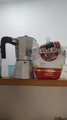 a counter with a blender and a box of moloko at Pura Vida Jungle Retreat 1 Bed Up in Montezuma