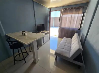 a small office with a desk and a chair at Apartamento DesCANsO #1 in Palmira
