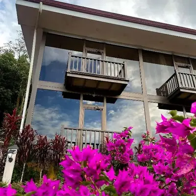 Hotel y Puentes Colgantes Heliconias Rainforest Lodge