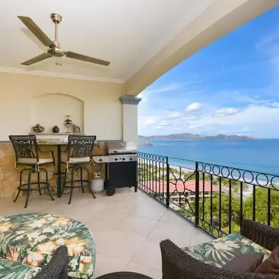 Fifth-Floor Condo with Breathtaking Ocean Views