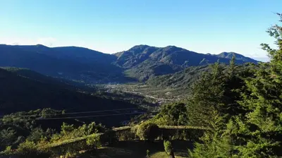 a view of a valley with mountains in the background at Quinta Galeon Lodge in Santa María