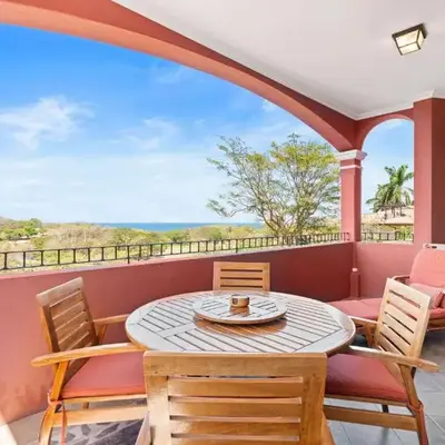 Recently Renovated Luxury Condo with Resort-Style Beach Club Access and Ocean Views