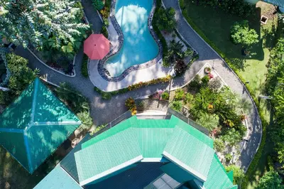 an overhead view of a pool at a resort at Yaba Chigui Lodge in Ojochal
