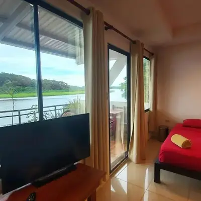 Tortuguero Adventures GuestHouse