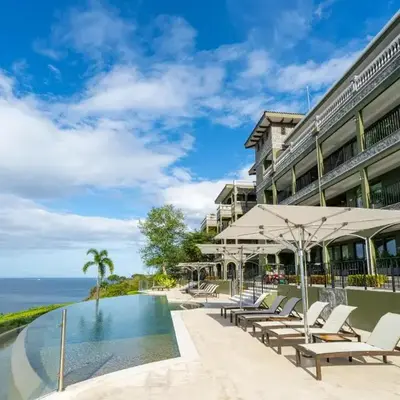 360 Splendor Del Pacifico Residences