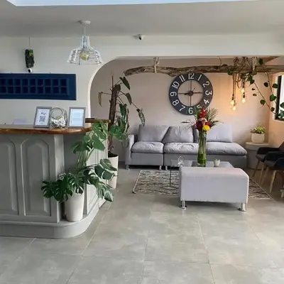 Berlor Airport Inn