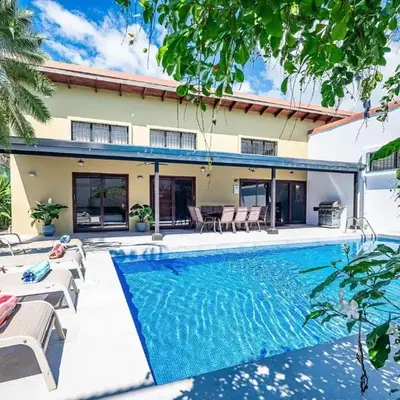 Casa Gris with private pool near the beach in Jaco