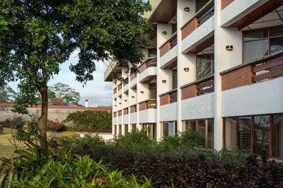 an external view of a building at Hotel Bougainvillea San José in Santo Domingo