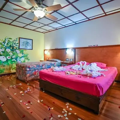Lands in Love Hotel and Resort