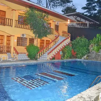 Hotel Tres Banderas