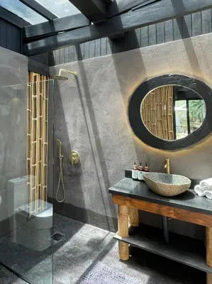 a bathroom with a sink and a mirror at SoulShine in Playa Avellana