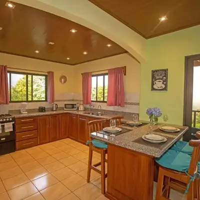 Beautiful 2 Bedroom Villa with Private Nature Reserve - Friendship House
