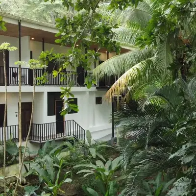 Riverside Apartments - Walk to the Beach in Santa Teresa! Newly Renovated!