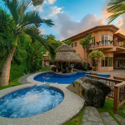 Casa Oasis 5 bdrs private pool in Los Suenos