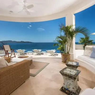 Exquisite Hilltop Villa with Luxurious Modern Design