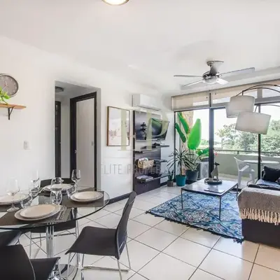 CR MARIPOSA RENTALS Cozy Retreat with Pool