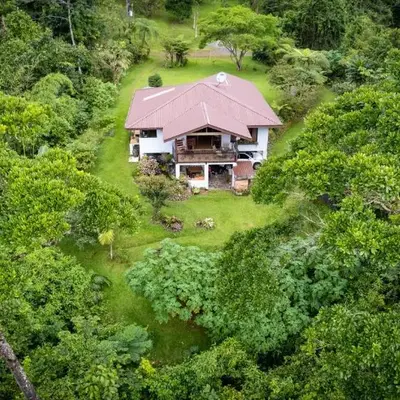 Bromelia House
